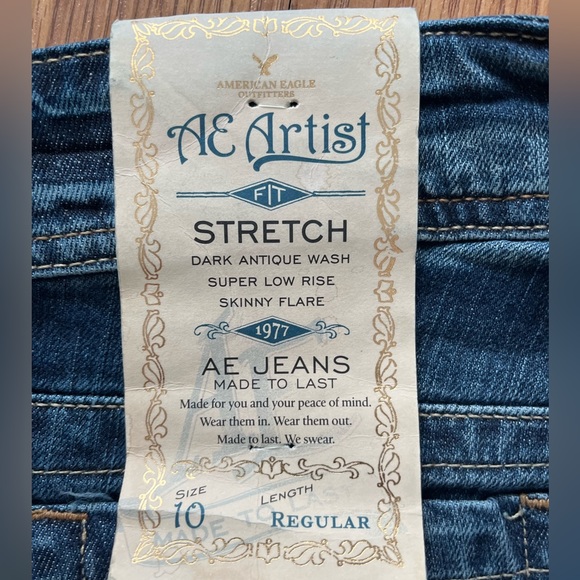 NWT American Eagle Super Low Rise Flare Jeans, Sz 10. - Picture 2 of 7